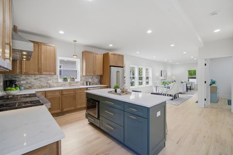 Tiny photo for 2262 W 109th Street, Chicago, IL 60643 (MLS # 12635815)