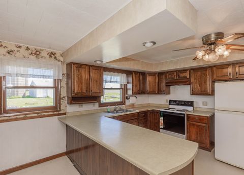 Tiny photo for 29058 E 2700 Street, Prophetstown, IL 61277 (MLS # 12663443)