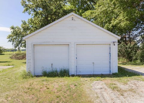 Tiny photo for 29058 E 2700 Street, Prophetstown, IL 61277 (MLS # 12663443)