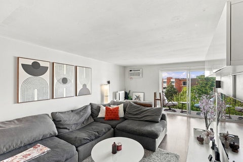 Tiny photo for 9724 S Karlov Avenue #304, Oak Lawn, IL 60453 (MLS # 12760923)