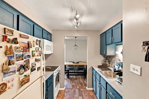 Tiny photo for 9724 S Karlov Avenue #304, Oak Lawn, IL 60453 (MLS # 12760923)