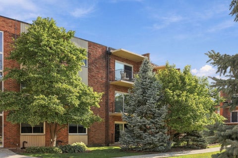 Tiny photo for 9724 S Karlov Avenue #304, Oak Lawn, IL 60453 (MLS # 12760923)