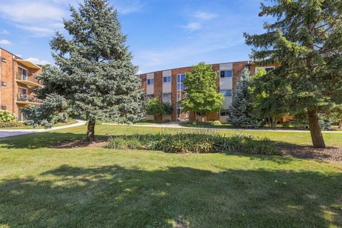 Tiny photo for 9724 S Karlov Avenue #304, Oak Lawn, IL 60453 (MLS # 12760923)