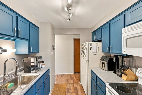 Tiny photo for 9724 S Karlov Avenue #304, Oak Lawn, IL 60453 (MLS # 12760923)