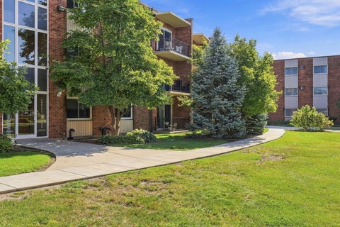Tiny photo for 9724 S Karlov Avenue #304, Oak Lawn, IL 60453 (MLS # 12760923)