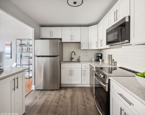 Tiny photo for 6301 N Sheridan Road #19D, Chicago, IL 60660 (MLS # 12651883)
