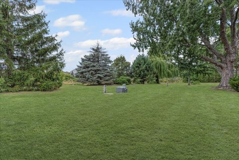 Tiny photo for 924 STRATFORD Court, Grayslake, IL 60030 (MLS # 12418813)