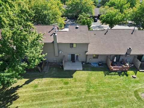 Tiny photo for 924 STRATFORD Court, Grayslake, IL 60030 (MLS # 12418813)