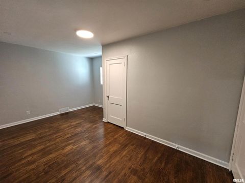 Tiny photo for 219 S 19TH Street, Mt Vernon, IL 62864 (MLS # EB460189)