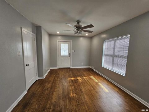 Tiny photo for 219 S 19TH Street, Mt Vernon, IL 62864 (MLS # EB460189)