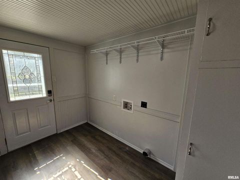 Tiny photo for 219 S 19TH Street, Mt Vernon, IL 62864 (MLS # EB460189)