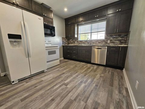 Tiny photo for 219 S 19TH Street, Mt Vernon, IL 62864 (MLS # EB460189)