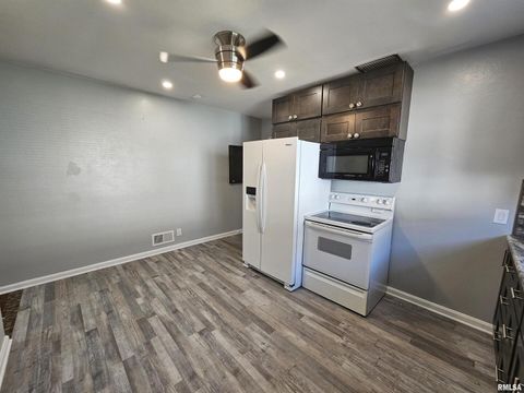 Tiny photo for 219 S 19TH Street, Mt Vernon, IL 62864 (MLS # EB460189)