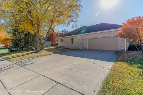 Tiny photo for 1208 Foxpointe Drive, Sycamore, IL 60178 (MLS # 12485142)
