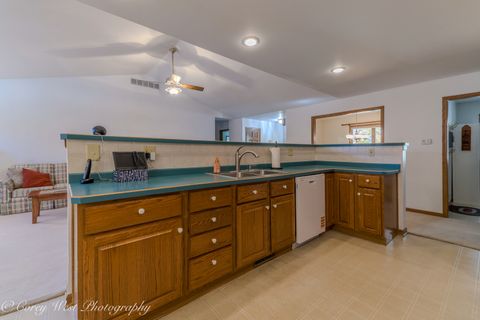 Tiny photo for 1208 Foxpointe Drive, Sycamore, IL 60178 (MLS # 12485142)