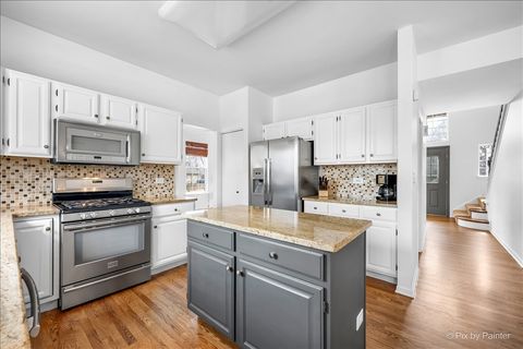 Tiny photo for 18500 W Aspen Court, Grayslake, IL 60030 (MLS # 12582559)