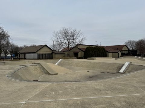 Tiny photo for 18500 W Aspen Court, Grayslake, IL 60030 (MLS # 12582559)