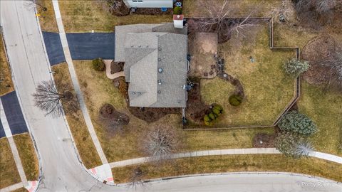 Tiny photo for 18500 W Aspen Court, Grayslake, IL 60030 (MLS # 12582559)