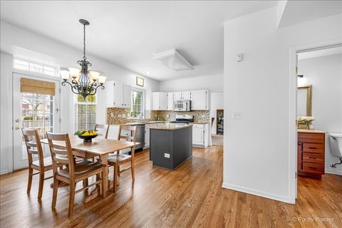 Tiny photo for 18500 W Aspen Court, Grayslake, IL 60030 (MLS # 12582559)