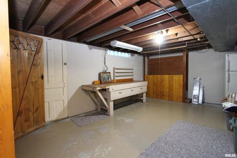 Tiny photo for 915 N 12TH Street, Clinton, IA 52732 (MLS # QC4266503)