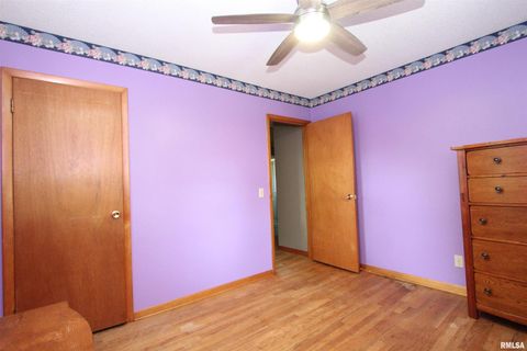 Tiny photo for 915 N 12TH Street, Clinton, IA 52732 (MLS # QC4266503)