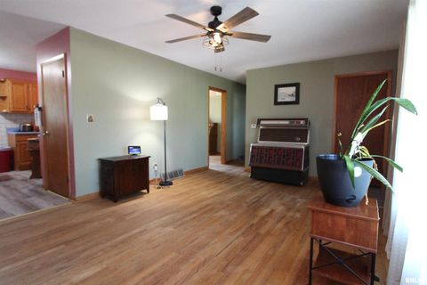 Tiny photo for 915 N 12TH Street, Clinton, IA 52732 (MLS # QC4266503)