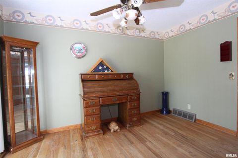 Tiny photo for 915 N 12TH Street, Clinton, IA 52732 (MLS # QC4266503)