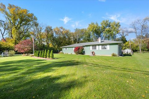 Photo of 1302 Cary Road, Algonquin, IL 60102 (MLS # 12649362)
