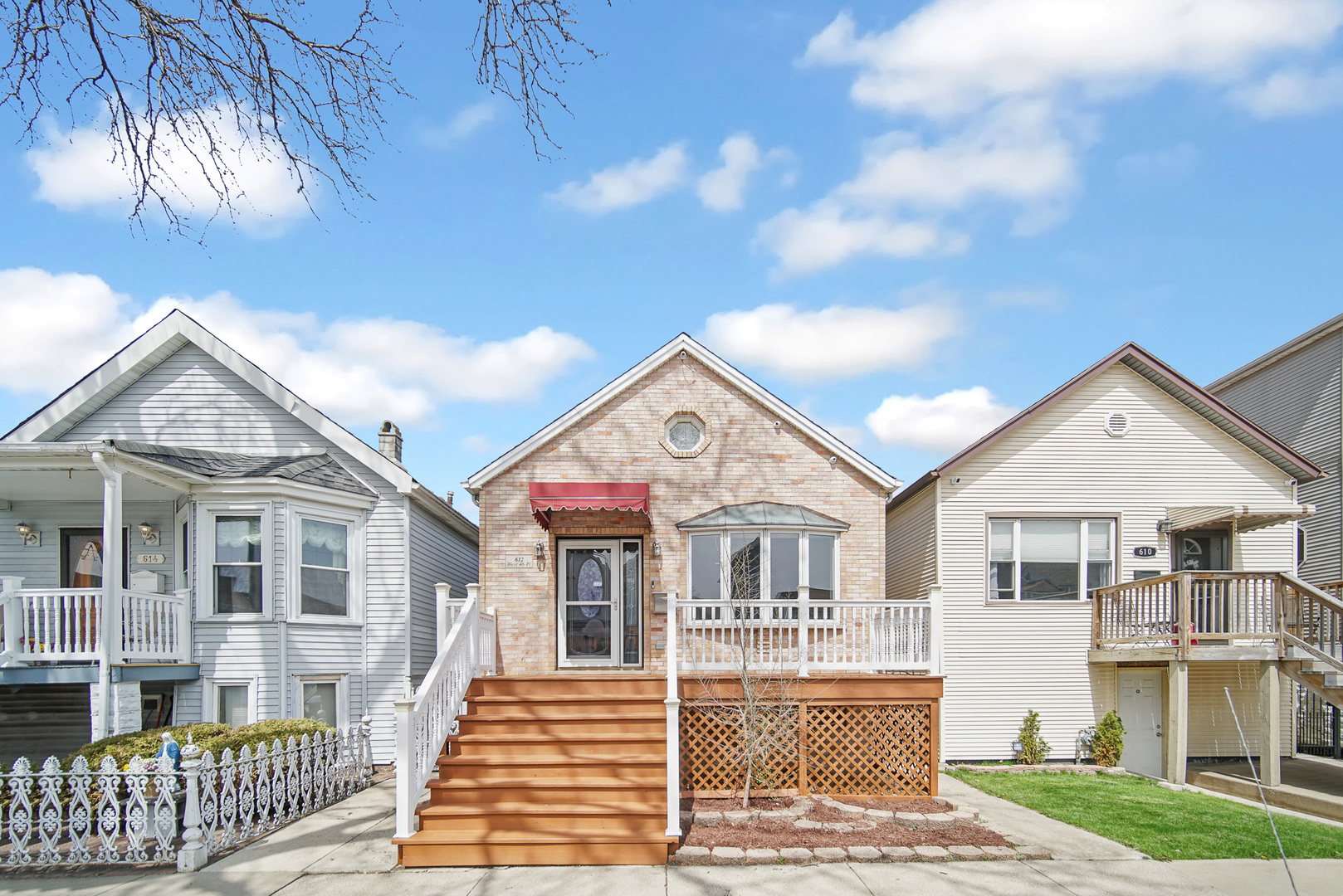 612 W 46th Place