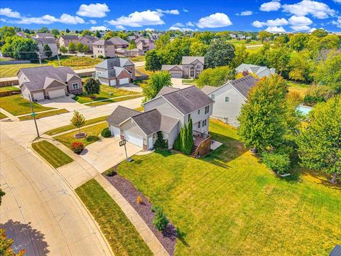 Tiny photo for 9 Willowbend Court, Bloomington, IL 61705 (MLS # 12470927)