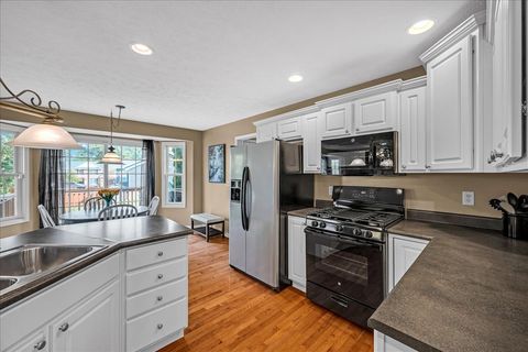 Tiny photo for 9 Willowbend Court, Bloomington, IL 61705 (MLS # 12470927)