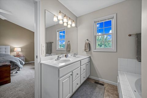 Tiny photo for 9 Willowbend Court, Bloomington, IL 61705 (MLS # 12470927)