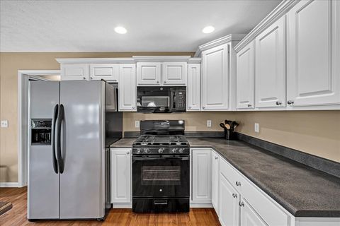 Tiny photo for 9 Willowbend Court, Bloomington, IL 61705 (MLS # 12470927)