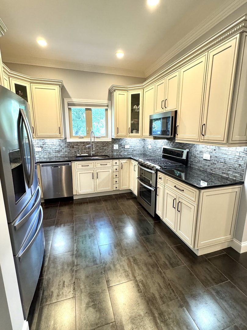 1009 Arbor Court