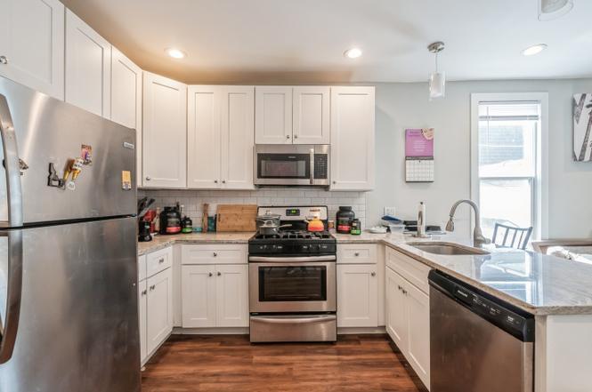 1305 W Barry Avenue 1R