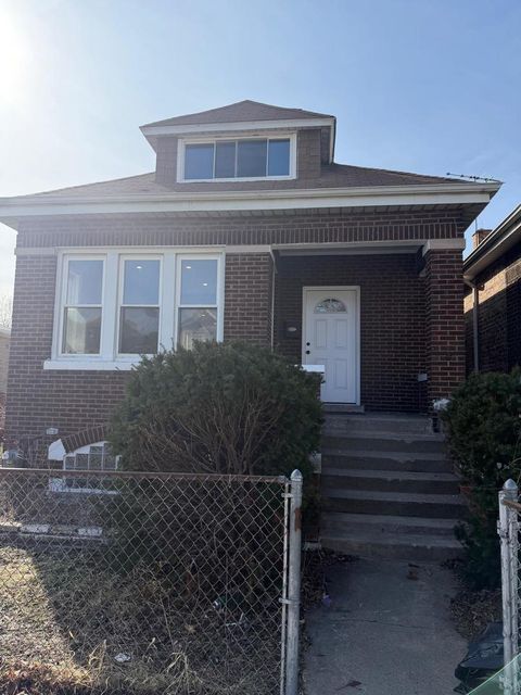 Photo of 10426 S Calhoun Avenue, Chicago, IL 60617 (MLS # 12605478)