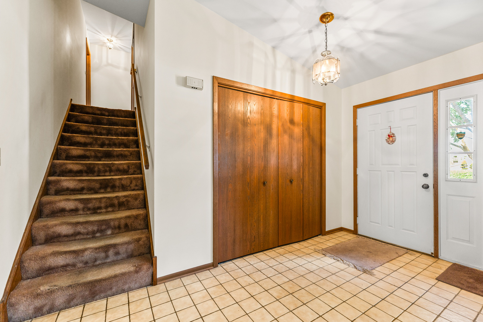1707 Roosa Lane