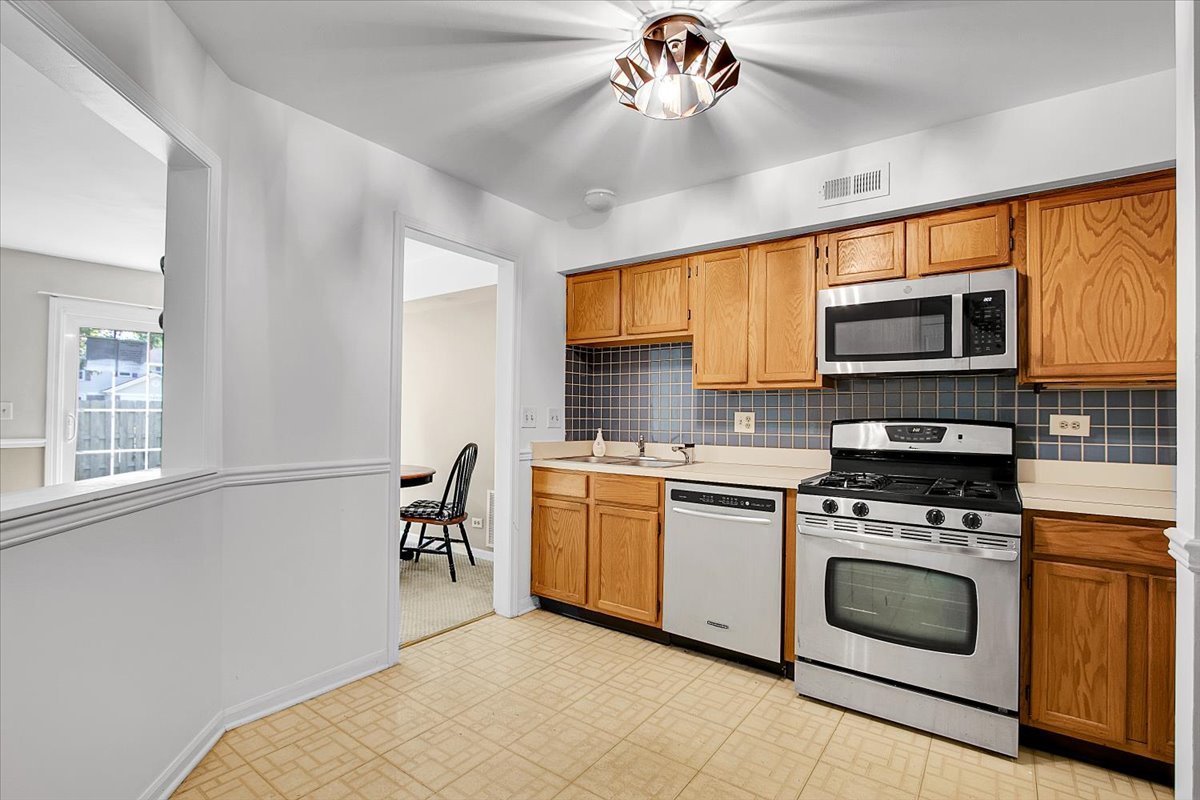 1735 Portsmith Lane 8-3