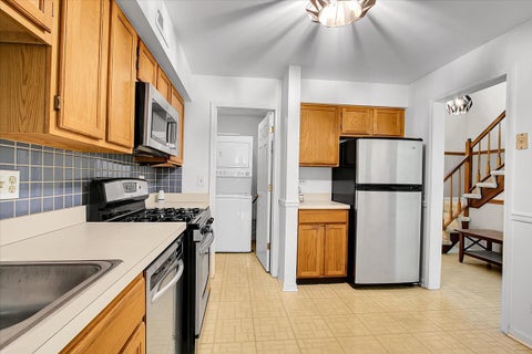 Tiny photo for 1735 Portsmith Lane #8-3, Arlington Heights, IL 60004 (MLS # 12678643)