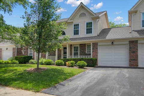 Photo of 1735 Portsmith Lane #8-3, Arlington Heights, IL 60004 (MLS # 12678643)