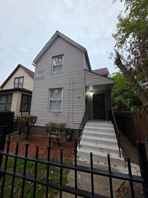 Photo of 8013 S Marquette Avenue, Chicago, IL 60617 (MLS # 12782056)