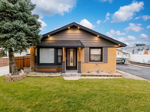 Tiny photo for 7656 W 80th Place, Bridgeview, IL 60455 (MLS # 12522469)