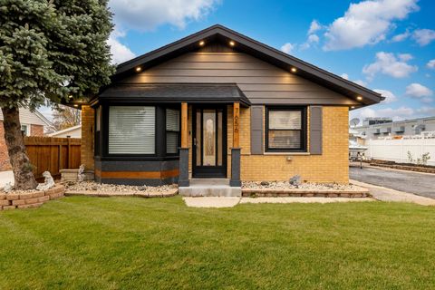 Tiny photo for 7656 W 80th Place, Bridgeview, IL 60455 (MLS # 12522469)