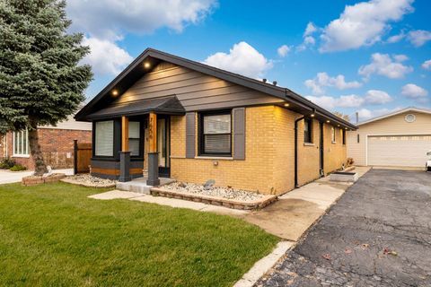 Tiny photo for 7656 W 80th Place, Bridgeview, IL 60455 (MLS # 12522469)