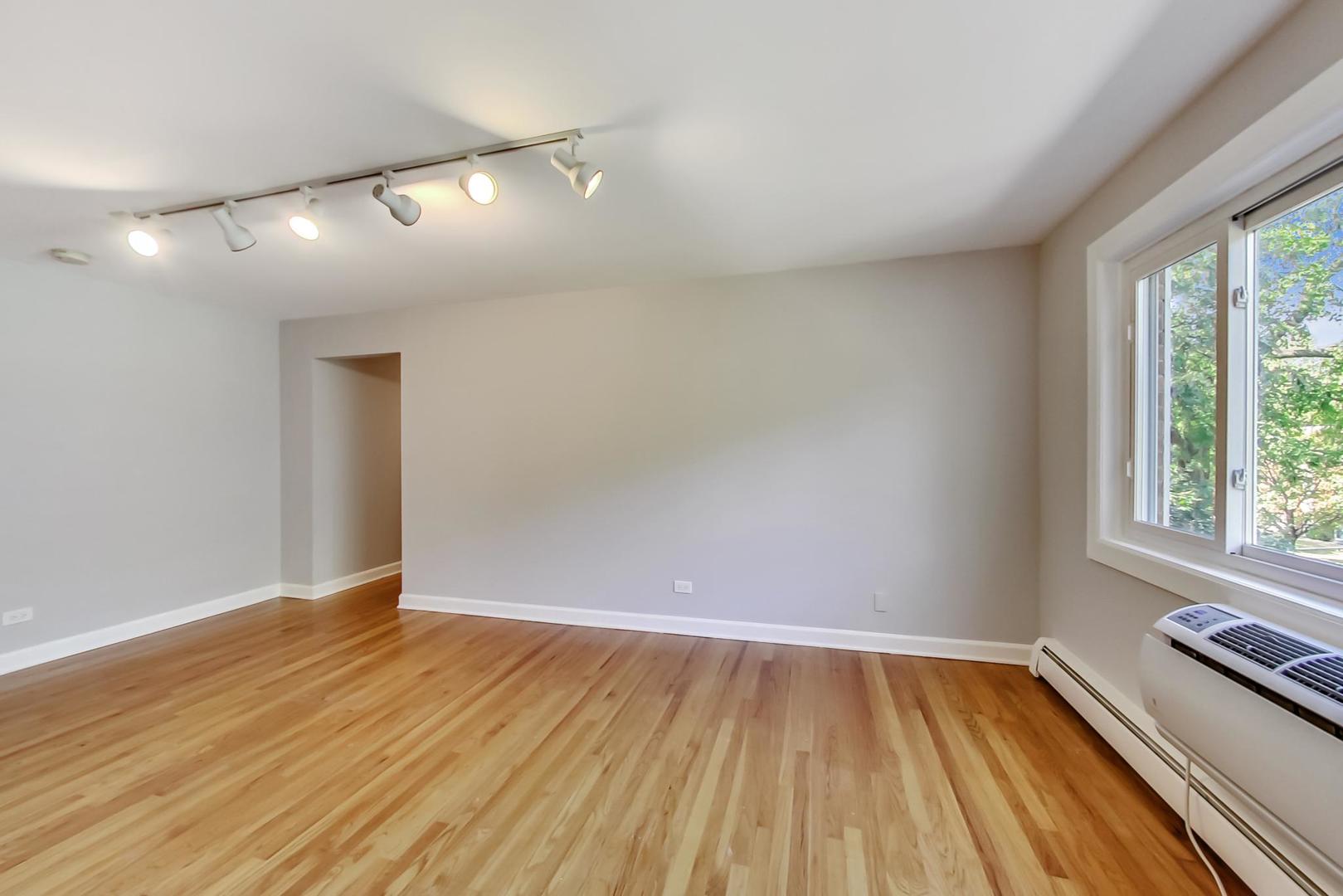 822 Seward Street 3B