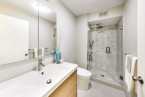 Tiny photo for 6007 N Sheridan Road #25E, Chicago, IL 60660 (MLS # 12511415)