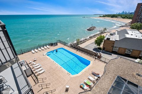 Tiny photo for 6007 N Sheridan Road #25E, Chicago, IL 60660 (MLS # 12511415)