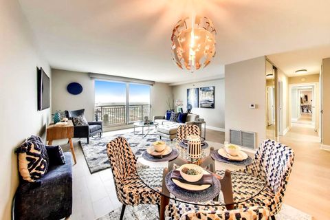 Tiny photo for 6007 N Sheridan Road #25E, Chicago, IL 60660 (MLS # 12511415)