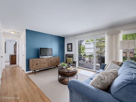 Tiny photo for 925 8TH Avenue #4, La Grange, IL 60525 (MLS # 12661963)