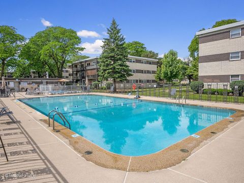 Tiny photo for 925 8TH Avenue #4, La Grange, IL 60525 (MLS # 12661963)